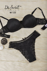 حمالة صدر دانتيل وملابس داخلية